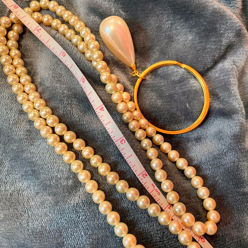 32” Pearl Necklace with Gold Teardrop key chain used as a Pendant N293